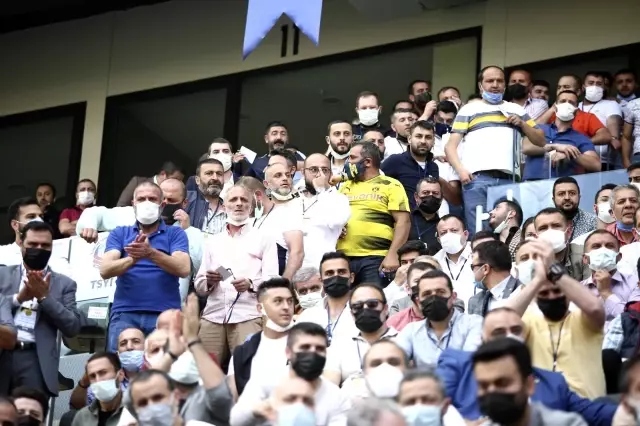MKE Ankaragücü Olağan Genel Kurulu'nda başkan adayları Koca ve Akyüz açıklamalarda bulundu MKE Ankaragücü Olağan Genel Kurulu'nda başkan adayları Koca ve Akyüz açıklamalarda bulundu