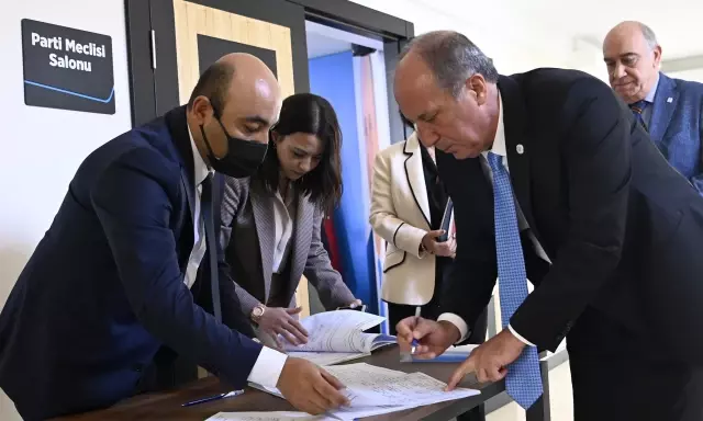 Muharrem İnce, partisinin MYK toplantısına katıldı Muharrem İnce, partisinin MYK toplantısına katıldı