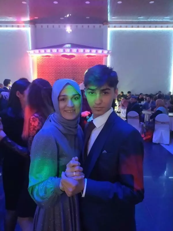 OĞLU MAGANDA KURŞUNUYLA ÖLEN ANNE: BEN ÇOCUĞUMA OYUNCAK TABANCA BİLE ALMADIM OĞLU MAGANDA KURŞUNUYLA ÖLEN ANNE: BEN ÇOCUĞUMA OYUNCAK TABANCA BİLE ALMADIM