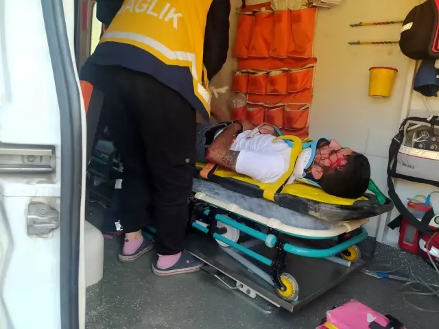 Siirt'te bir araç şarampole devrildi: 3 yaralı Siirt'te bir araç şarampole devrildi: 3 yaralı