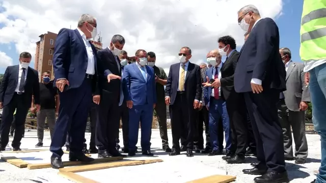 Özhaseki: '2002'de iktidar olunca şehirlerimiz büyük projelere kavuşmaya başladı' Özhaseki: '2002'de iktidar olunca şehirlerimiz büyük projelere kavuşmaya başladı'