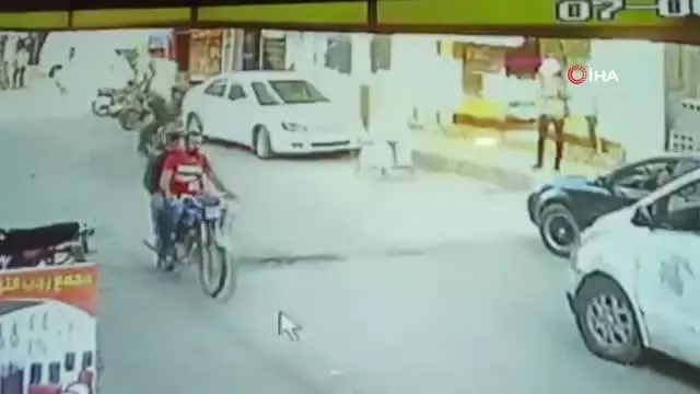 Son Dakika | PKK/KCK terör örgütünün Suriye'deki bombalı saldırısı kamerada Son Dakika | PKK/KCK terör örgütünün Suriye'deki bombalı saldırısı kamerada
