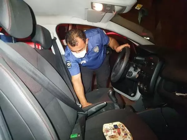 Son dakika haberleri... Polisten 15 kilometre kaçan ehliyetsiz sürücüye ceza yağdı Son dakika haberleri... Polisten 15 kilometre kaçan ehliyetsiz sürücüye ceza yağdı