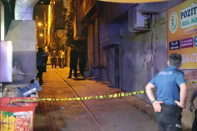 Son dakika haberi | ŞANLIURFA - Araçtan ateş açılması sonucu 2 polis hafif yaralandı (2) Son dakika haberi | ŞANLIURFA - Araçtan ateş açılması sonucu 2 polis hafif yaralandı (2)