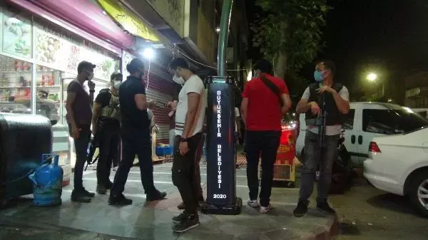 Şanlıurfa'da fuhuş ihbarına giden ekiplere ateş açıldı: 2 polis yaralı Şanlıurfa'da fuhuş ihbarına giden ekiplere ateş açıldı: 2 polis yaralı