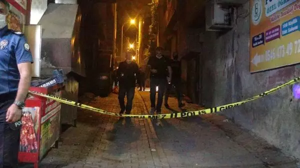 Şanlıurfa'da fuhuş ihbarına giden ekiplere ateş açıldı: 2 polis yaralı Şanlıurfa'da fuhuş ihbarına giden ekiplere ateş açıldı: 2 polis yaralı