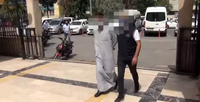 Şanlıurfa'da yakalanan DEAŞ'ın arabulucusu tutuklandı Şanlıurfa'da yakalanan DEAŞ'ın arabulucusu tutuklandı