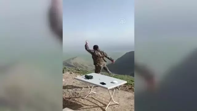 Son dakika: Şehit özel harekat polisi Veli Kabalay'ın zeybek oynarken çekilen görüntüsü Son dakika: Şehit özel harekat polisi Veli Kabalay'ın zeybek oynarken çekilen görüntüsü