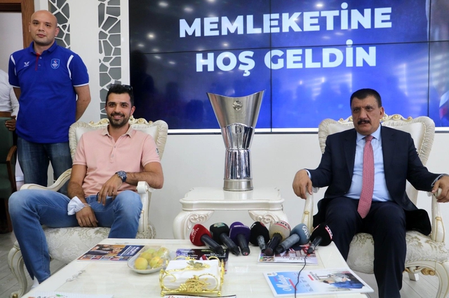 Simon: 'Resmi bir Malatyalı olmaktan çok büyük mutluluk duyuyorum'