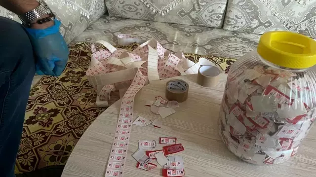 TAPDK bandrollerini ikinci kez kullanıp, devleti 80 milyon lira zarara sokacaklardı TAPDK bandrollerini ikinci kez kullanıp, devleti 80 milyon lira zarara sokacaklardı