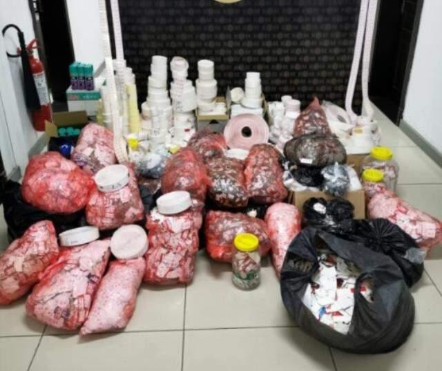 TAPDK bandrollerini ikinci kez kullanıp, devleti 80 milyon lira zarara sokacaklardı TAPDK bandrollerini ikinci kez kullanıp, devleti 80 milyon lira zarara sokacaklardı