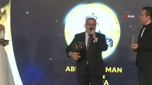 Tedavi sırasında yazdığı türküyle 'En iyi halk ozanı' ödülünü aldı Tedavi sırasında yazdığı türküyle 'En iyi halk ozanı' ödülünü aldı