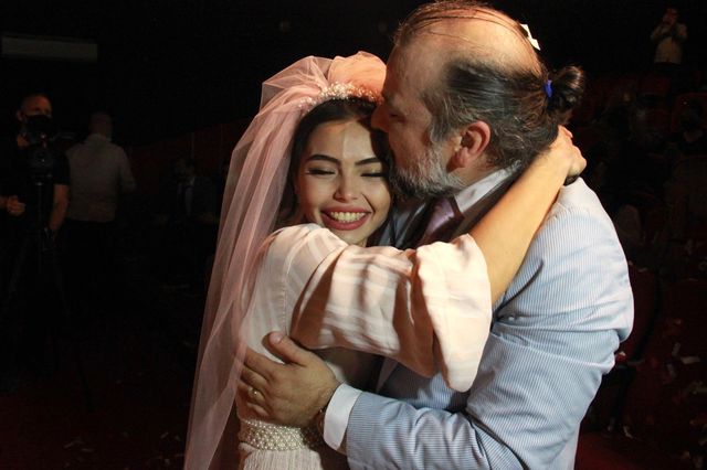 tiyatro salonunda oyuncudan surpriz evlilik 7 14190948 o