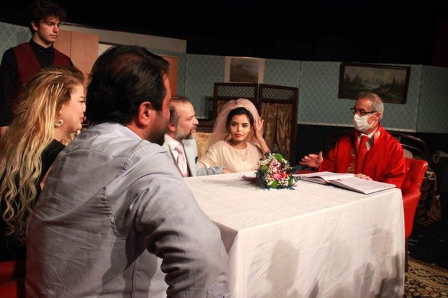 tiyatro salonunda oyuncudan surpriz evlilik 8 14190948 o