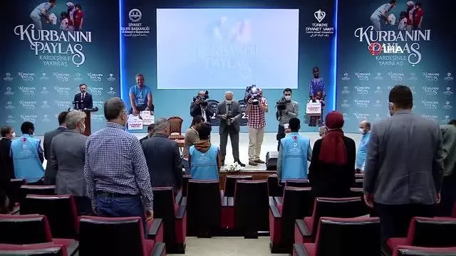 Vekaletle kurban kesim bedeli belirlendi: 'Yurt içi 1125 TL yurt dışı 925 TL' Vekaletle kurban kesim bedeli belirlendi: 'Yurt içi 1125 TL yurt dışı 925 TL'