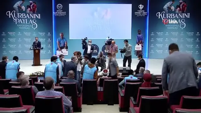 Vekaletle kurban kesim bedeli belirlendi: 'Yurt içi 1125 TL yurt dışı 925 TL' Vekaletle kurban kesim bedeli belirlendi: 'Yurt içi 1125 TL yurt dışı 925 TL'