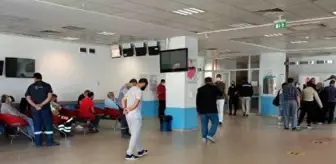 Yaklaşık 200 işçi, yemekten zehirlendikleri şüphesiyle hastaneye başvurdu