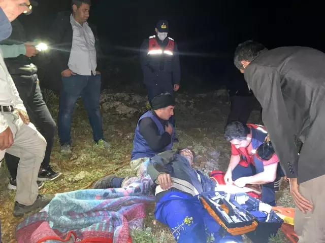 Yaylada ayağı kırılan çoban için kurtarma ekipleri seferber oldu Yaylada ayağı kırılan çoban için kurtarma ekipleri seferber oldu