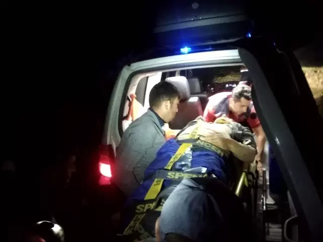 Yaylada ayağı kırılan çoban için kurtarma ekipleri seferber oldu Yaylada ayağı kırılan çoban için kurtarma ekipleri seferber oldu