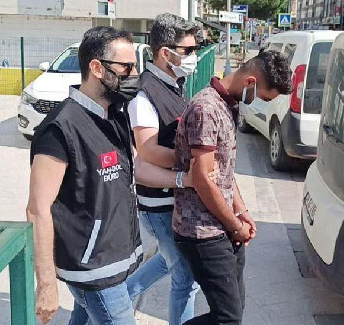 1 milyon 300 bin lira dolandıran 2 şüpheli yakalandı