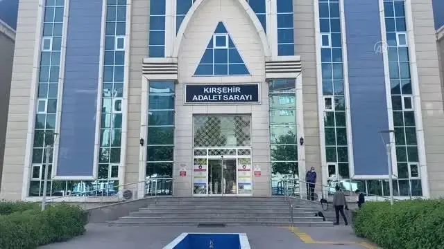 16 yıl önce 3 kadının öldürülmesine ilişkin 5 şüpheli yakalandı 16 yıl önce 3 kadının öldürülmesine ilişkin 5 şüpheli yakalandı