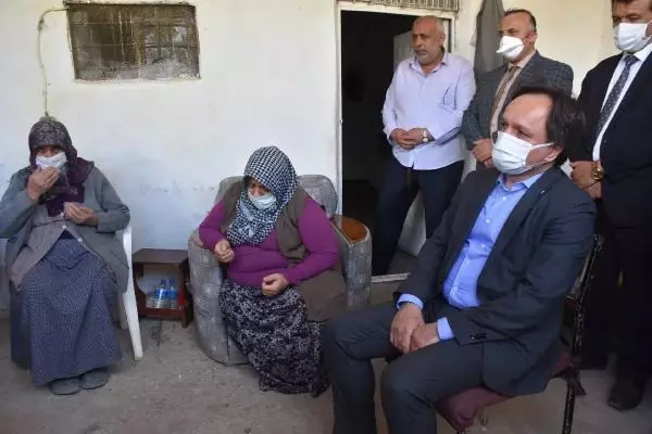 Sivas-Malatya arasındaki Demiriz Tren İstasyonunda şehit edilen 8 kişi törenle anıldı Sivas-Malatya arasındaki Demiriz Tren İstasyonunda şehit edilen 8 kişi törenle anıldı