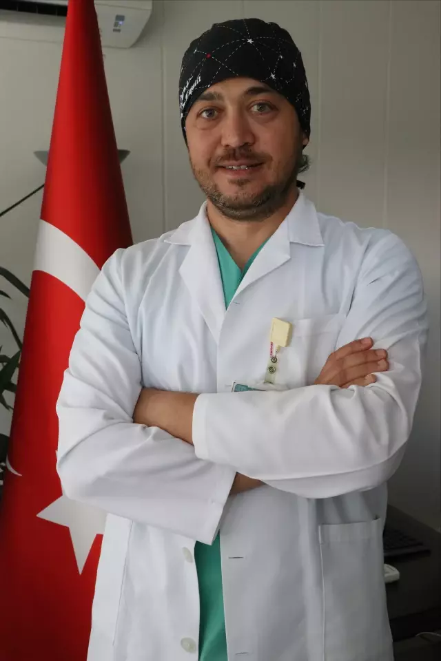 32 gün arayla 2 kez Kovid-19 geçiren doktordan vatandaşlara 'aşı olun' çağrısı 32 gün arayla 2 kez Kovid-19 geçiren doktordan vatandaşlara 'aşı olun' çağrısı