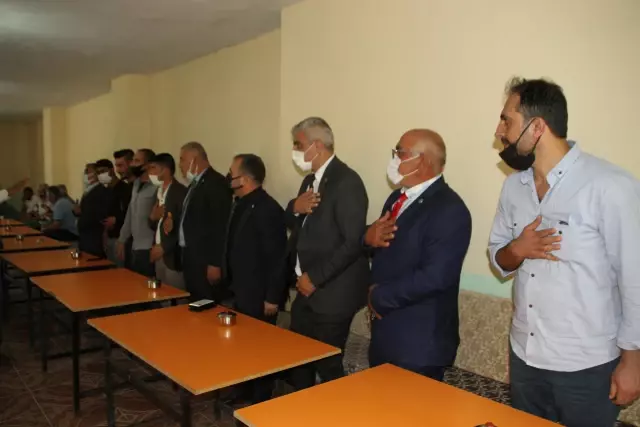 88 yıllık ömrünün 64 yılını mahalle muhtarı olarak geçiren Reşit Kardan vefat etti 88 yıllık ömrünün 64 yılını mahalle muhtarı olarak geçiren Reşit Kardan vefat etti