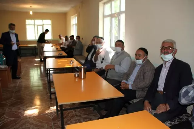 88 yıllık ömrünün 64 yılını muhtar olarak geçiren Reşit Kardan vefat etti 88 yıllık ömrünün 64 yılını muhtar olarak geçiren Reşit Kardan vefat etti