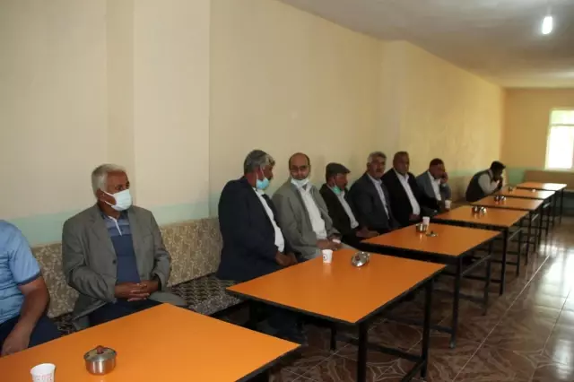 88 yıllık ömrünün 64 yılını muhtar olarak geçiren Reşit Kardan vefat etti 88 yıllık ömrünün 64 yılını muhtar olarak geçiren Reşit Kardan vefat etti