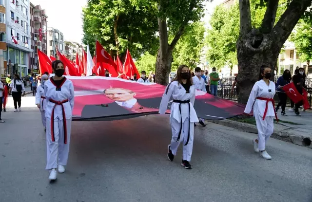 95 kilometrelik Atatürk ve İstiklal Yolu yürüyüşü son buldu 95 kilometrelik Atatürk ve İstiklal Yolu yürüyüşü son buldu