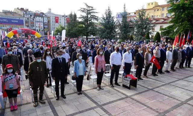 95 kilometrelik Atatürk ve İstiklal Yolu yürüyüşü son buldu 95 kilometrelik Atatürk ve İstiklal Yolu yürüyüşü son buldu