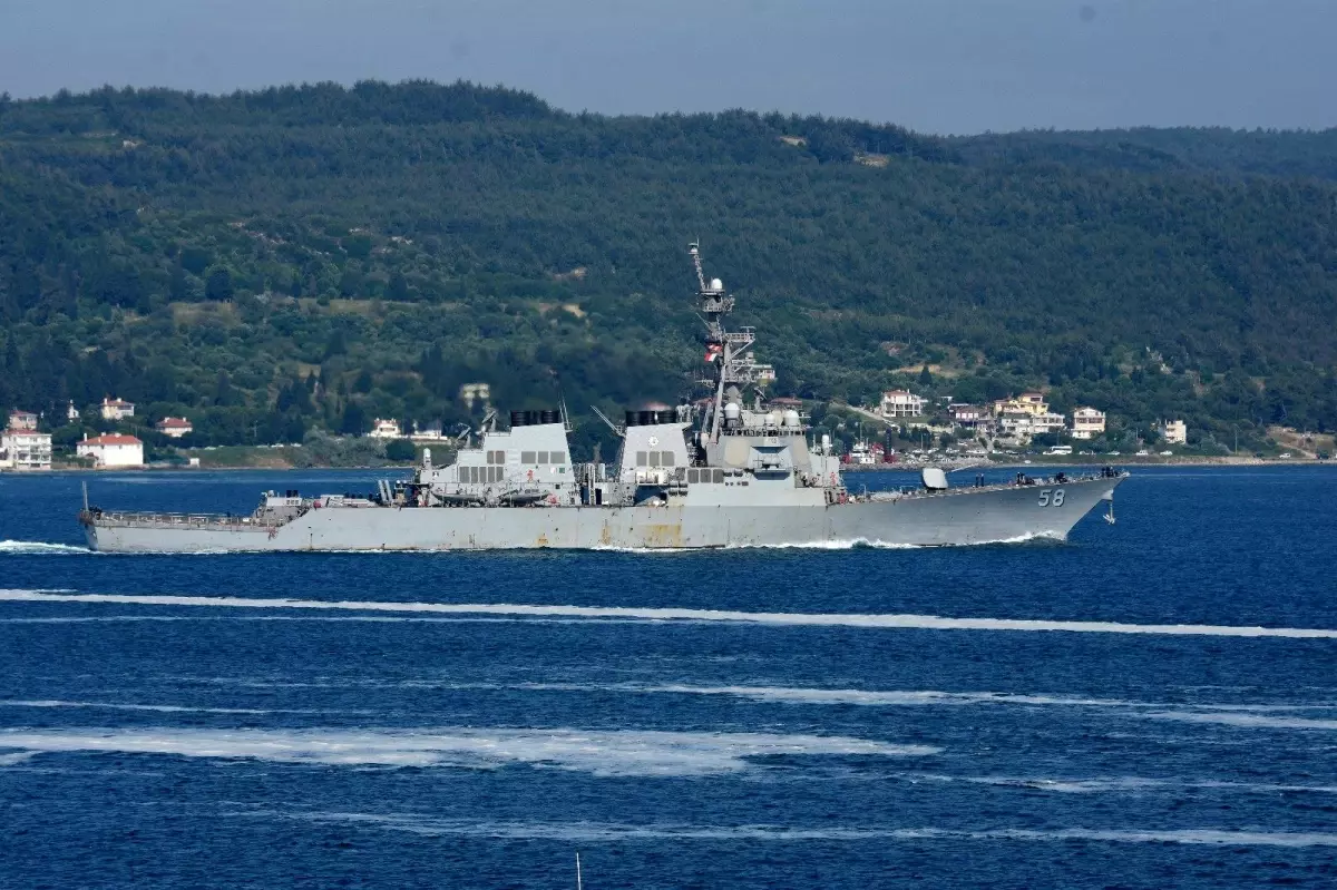 ABD savaş gemisi Çanakkale Boğazı'ndan geçti