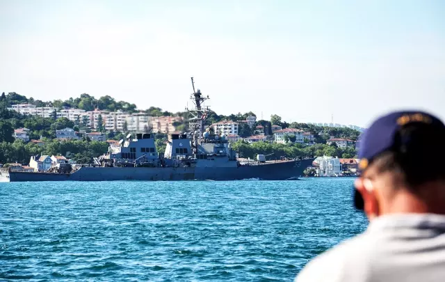 Son dakika haberi... ABD savaş gemisi İstanbul Boğazı'ndan geçti Son dakika haberi... ABD savaş gemisi İstanbul Boğazı'ndan geçti