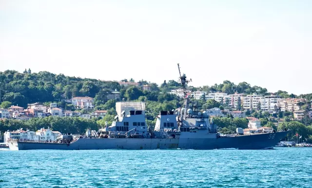 Son dakika haberi... ABD savaş gemisi İstanbul Boğazı'ndan geçti Son dakika haberi... ABD savaş gemisi İstanbul Boğazı'ndan geçti