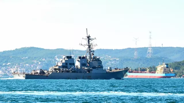 Son dakika haberi... ABD savaş gemisi İstanbul Boğazı'ndan geçti Son dakika haberi... ABD savaş gemisi İstanbul Boğazı'ndan geçti