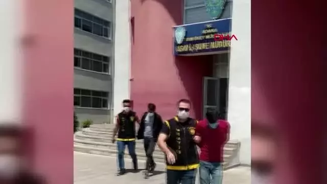 ADANA FETÖ TEHDİDİYLE 40 BİN LİRA DOLANDIRAN 3 ŞÜPHELİ TUTUKLANDI ADANA FETÖ TEHDİDİYLE 40 BİN LİRA DOLANDIRAN 3 ŞÜPHELİ TUTUKLANDI