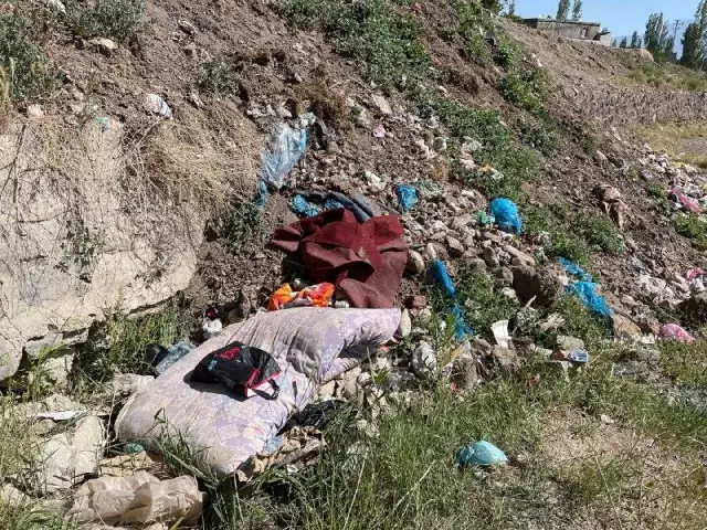 Ağrı'da dere yatağında 6 kilo 528 gram metamfetamin ele geçirildi Ağrı'da dere yatağında 6 kilo 528 gram metamfetamin ele geçirildi