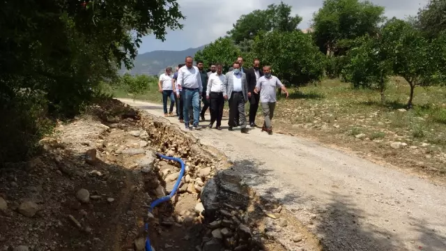AK Parti Adana Milletvekili Abdullah Doğru, Kozan'da yağıştan olumsuz etkilenen bölgeleri inceledi AK Parti Adana Milletvekili Abdullah Doğru, Kozan'da yağıştan olumsuz etkilenen bölgeleri inceledi