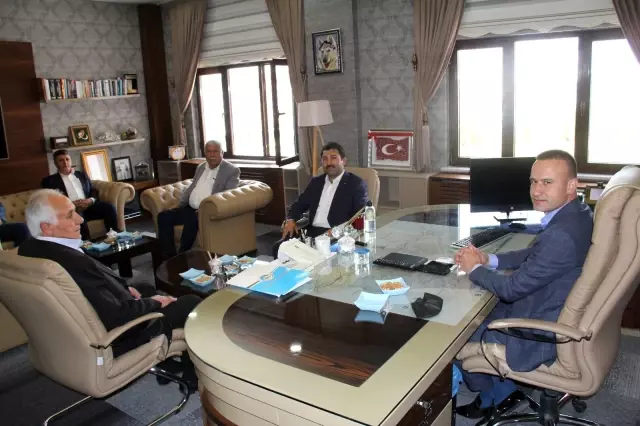 AK Parti Ağrı Merkez İlçe Başkanı Yıldız'dan Milli Eğitim Müdürü Tekin'e ziyaret AK Parti Ağrı Merkez İlçe Başkanı Yıldız'dan Milli Eğitim Müdürü Tekin'e ziyaret