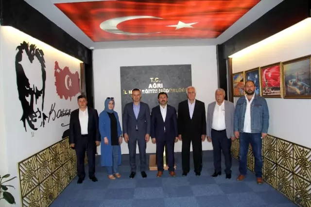 AK Parti Ağrı Merkez İlçe Başkanı Yıldız'dan Milli Eğitim Müdürü Tekin'e ziyaret AK Parti Ağrı Merkez İlçe Başkanı Yıldız'dan Milli Eğitim Müdürü Tekin'e ziyaret