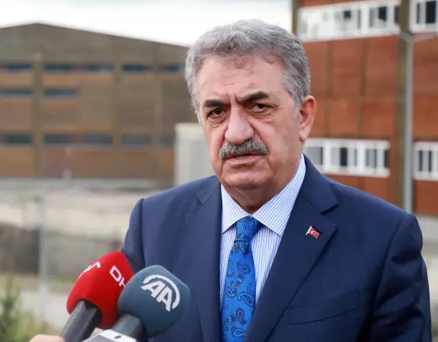 AK Parti Genel Başkan Yardımcısı Yazıcı, Rize Organize Sanayi Bölgesi'nde incelemelerde bulundu AK Parti Genel Başkan Yardımcısı Yazıcı, Rize Organize Sanayi Bölgesi'nde incelemelerde bulundu