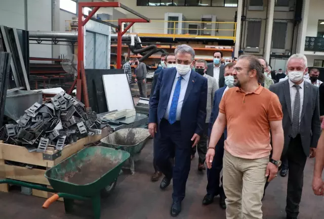 AK Parti Genel Başkan Yardımcısı Yazıcı, Rize Organize Sanayi Bölgesi'nde incelemelerde bulundu AK Parti Genel Başkan Yardımcısı Yazıcı, Rize Organize Sanayi Bölgesi'nde incelemelerde bulundu
