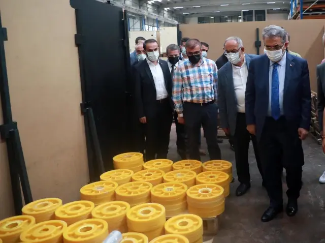 AK Parti Genel Başkan Yardımcısı Yazıcı, Rize Organize Sanayi Bölgesi'nde incelemelerde bulundu AK Parti Genel Başkan Yardımcısı Yazıcı, Rize Organize Sanayi Bölgesi'nde incelemelerde bulundu