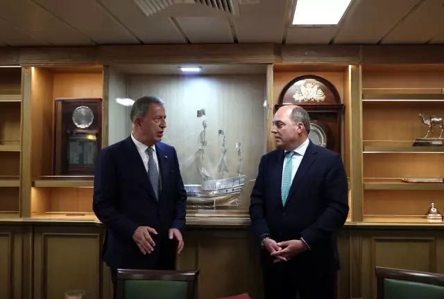 Son dakika haberleri! Akar, İtalya ve İngiltere Savunma Bakanları ile Sicilya'daki üçlü toplantıda bir araya geldi Son dakika haberleri! Akar, İtalya ve İngiltere Savunma Bakanları ile Sicilya'daki üçlü toplantıda bir araya geldi