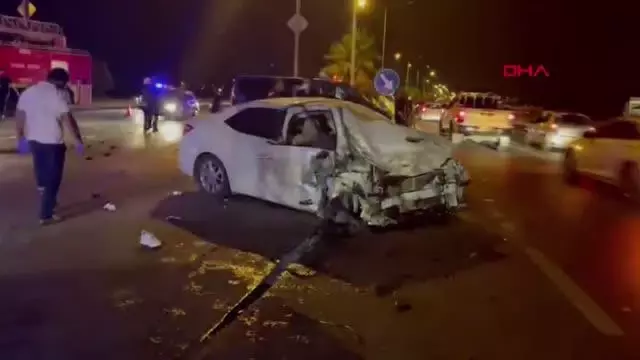 ALANYA'DA OTOMOBİLLE KAMYON ÇARPIŞTI: 2 YARALI ALANYA'DA OTOMOBİLLE KAMYON ÇARPIŞTI: 2 YARALI