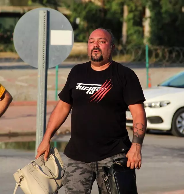 Alkollü İran uyruklu sürücü polisin 'dur' ihtarına uymayınca kaza yaptı Alkollü İran uyruklu sürücü polisin 'dur' ihtarına uymayınca kaza yaptı