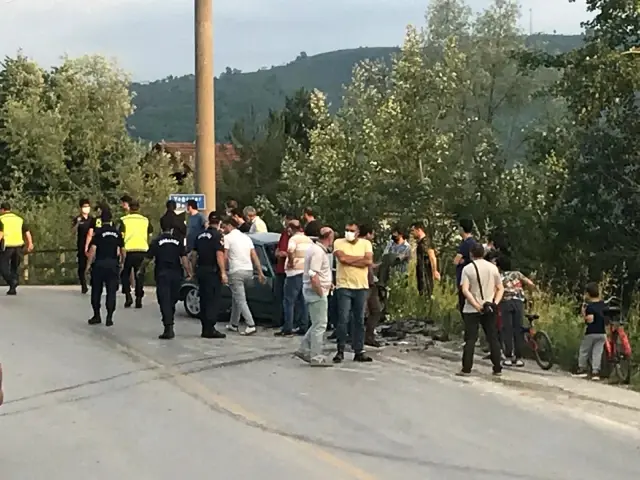 Alkollü sürücü hatalı sollama yaptı, iki otomobil çarpıştı: 4 yaralı Alkollü sürücü hatalı sollama yaptı, iki otomobil çarpıştı: 4 yaralı