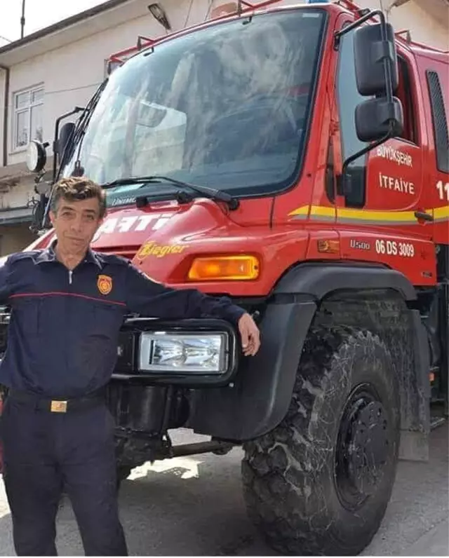 Ankara'da itfaiye aracının tarlaya devrilmesi sonucu ağır yaralanan itfaiye eri hayatını kaybetti Ankara'da itfaiye aracının tarlaya devrilmesi sonucu ağır yaralanan itfaiye eri hayatını kaybetti