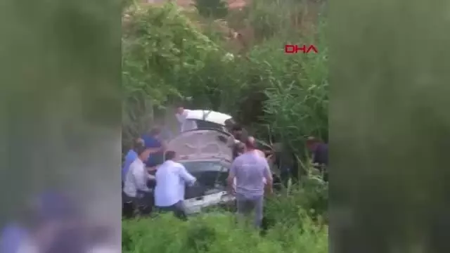 ANKARA'DA OTOMOBİL DEREYE DÜŞTÜ 2'Sİ AĞIR 4 YARALI ANKARA'DA OTOMOBİL DEREYE DÜŞTÜ 2'Sİ AĞIR 4 YARALI